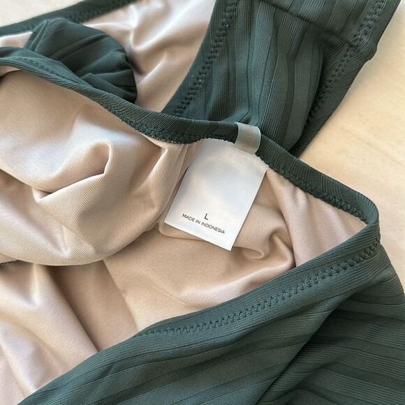 Shade & Shore • large • swimsuit • hunter green • like new • 1690 - Picture 11 of 12